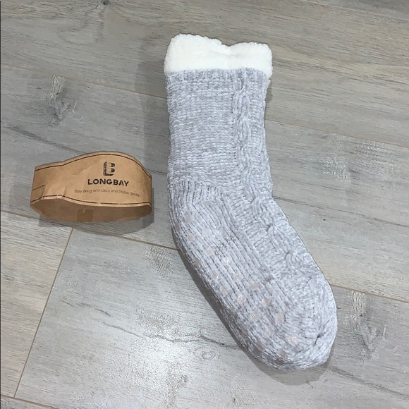 2/$25 Long Bay Warm Grey/White Slipper Socks 6-11 - Picture 4 of 9